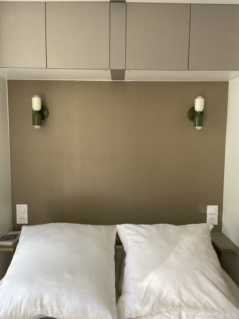Tête de lit et appliques, chambre à Lyon 7