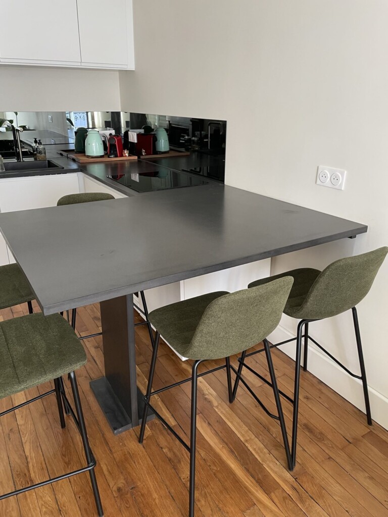 Îlot de cuisine sur-mesure en Valchromat, Lyon 7
